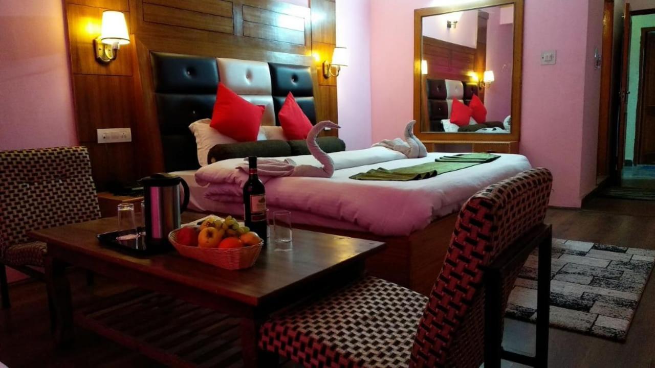 Dormico'S Hotel Snowbird Manāli Buitenkant foto