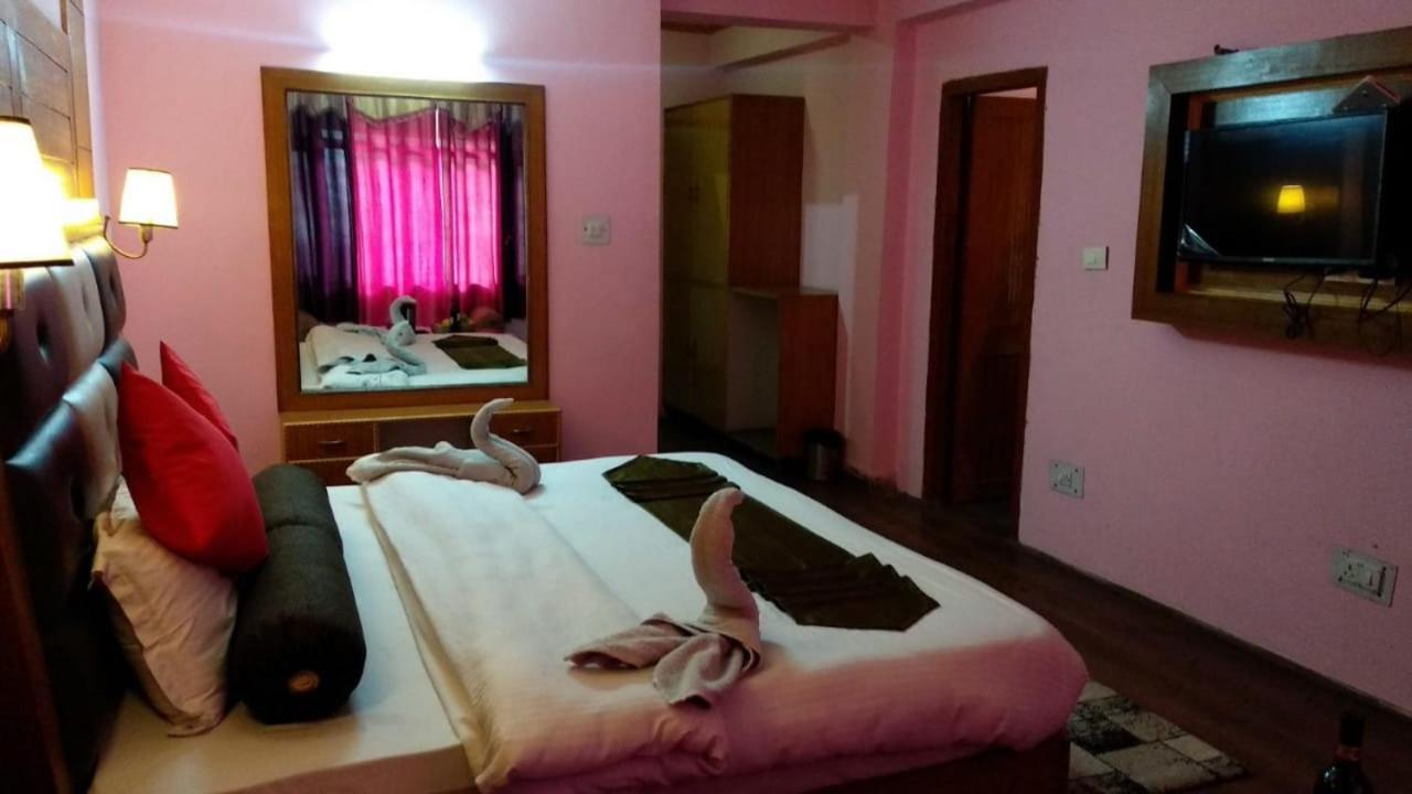 Dormico'S Hotel Snowbird Manāli Buitenkant foto