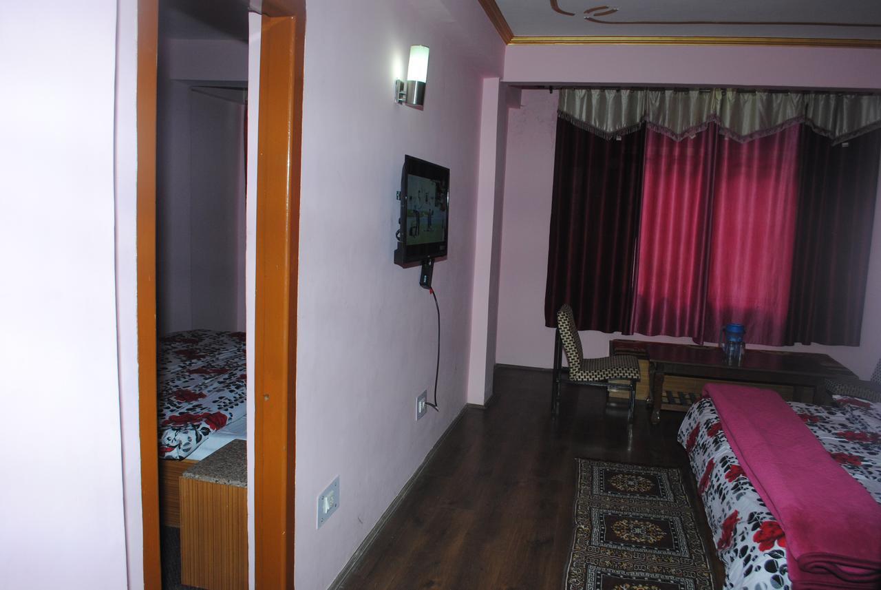 Dormico'S Hotel Snowbird Manāli Buitenkant foto