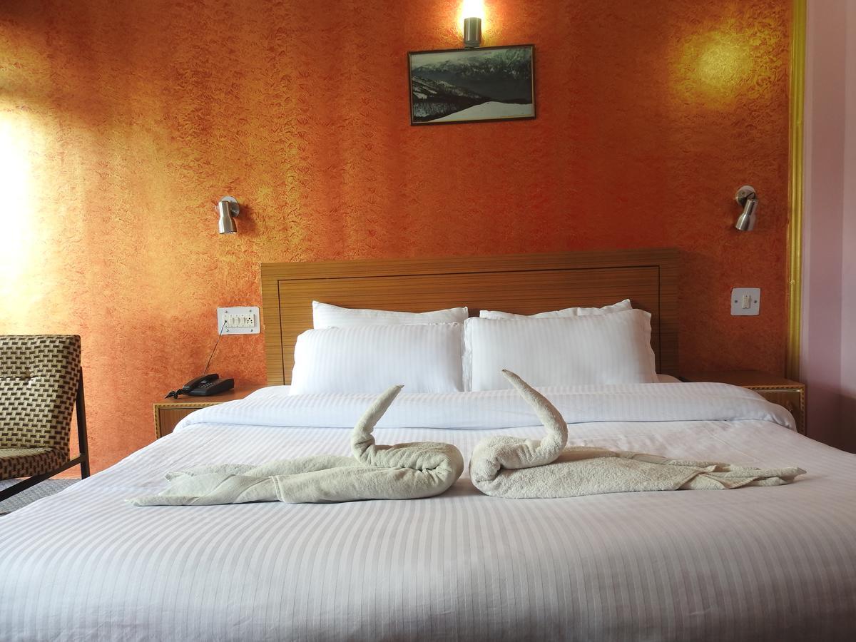 Dormico'S Hotel Snowbird Manāli Buitenkant foto